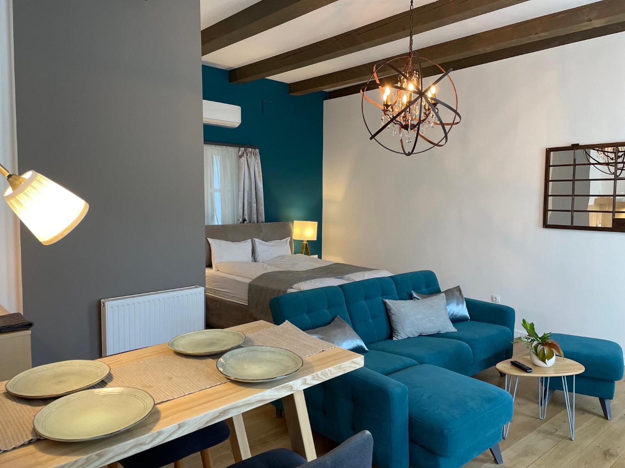 Frida Apartman, Exkluziv Varpanoramaval, A Belvaros Sziveben, Ingyenes Parkolassal Veszprém Exteriér fotografie