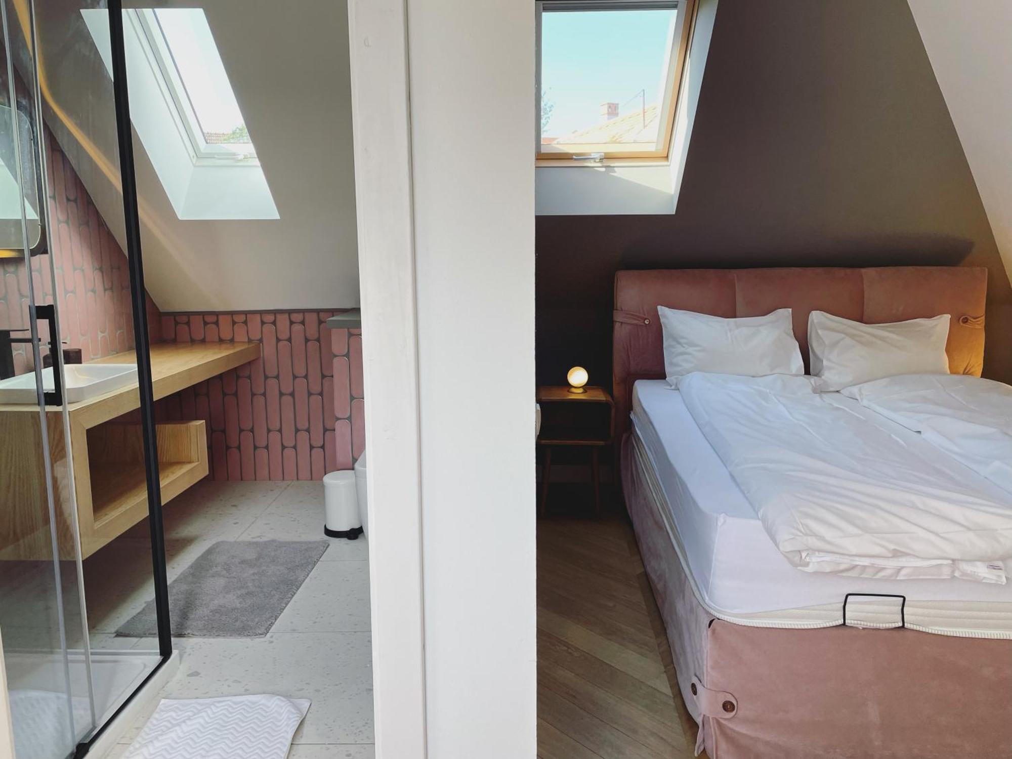 Frida Apartman, Exkluziv Varpanoramaval, A Belvaros Sziveben, Ingyenes Parkolassal Veszprém Exteriér fotografie